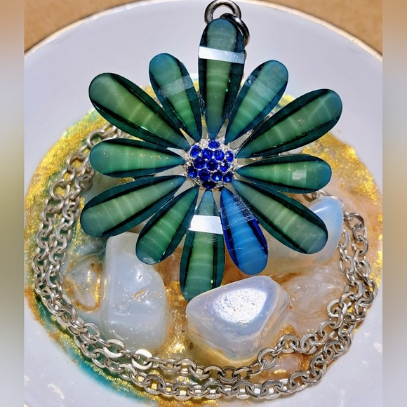 *RARE* Vintage Original Robert Rose Green & Blue Flower Necklace - Picture 2 of 7